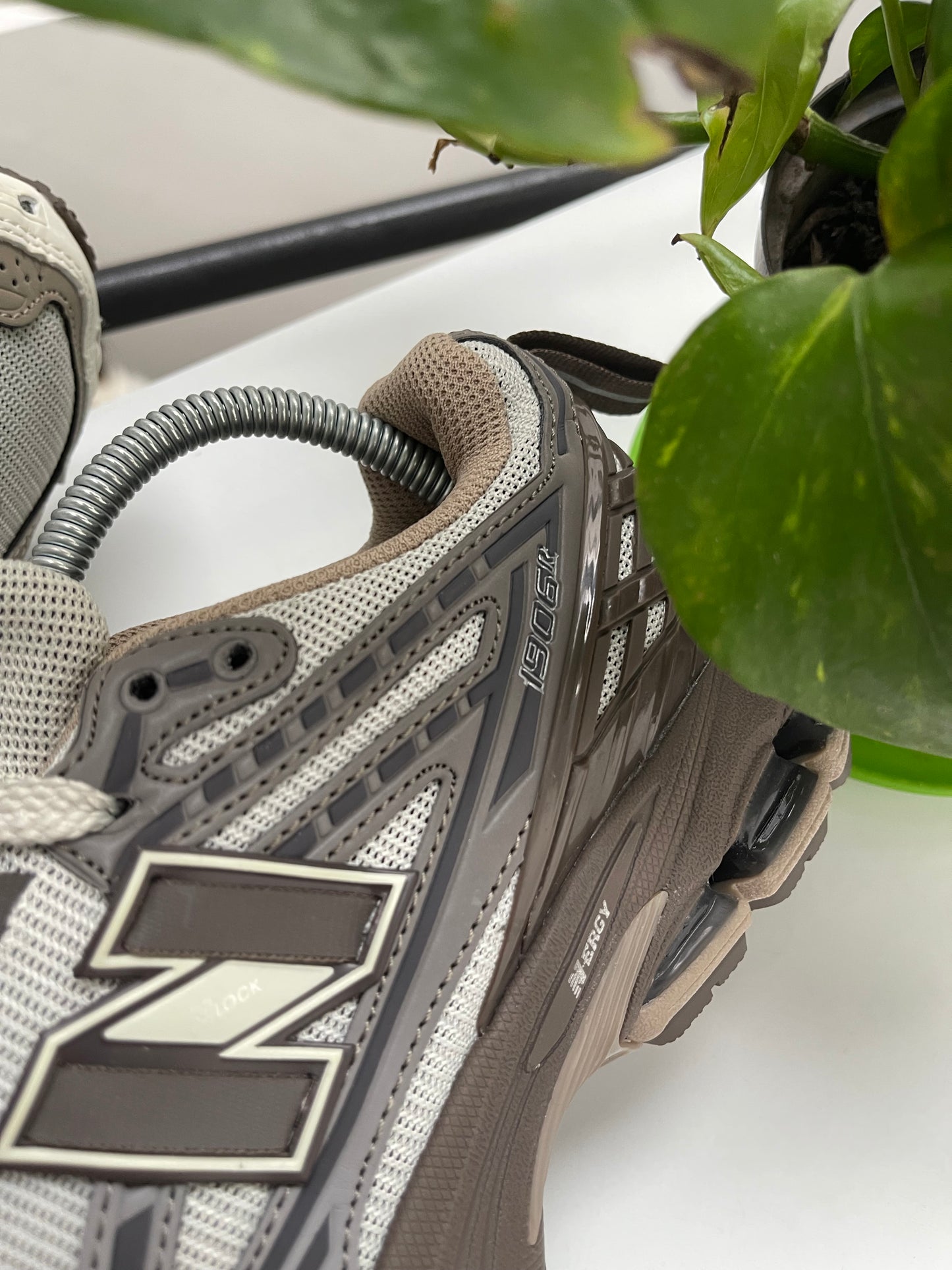 NEW BALANCE 1906A MOCHA