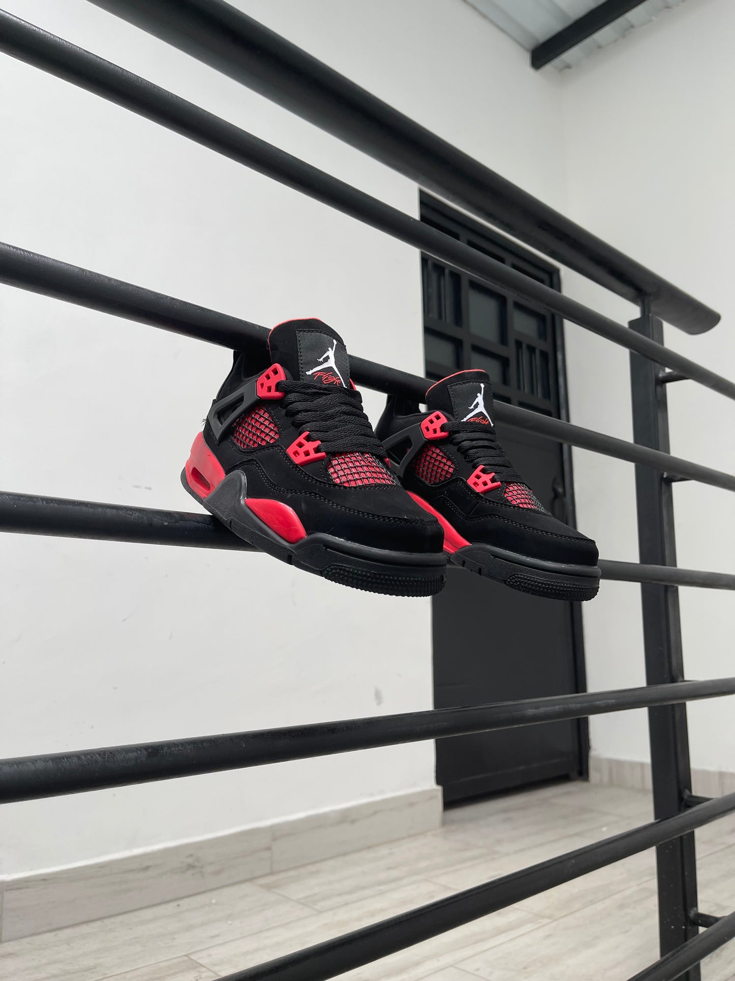 Jordan Retro 4 Red Thunder