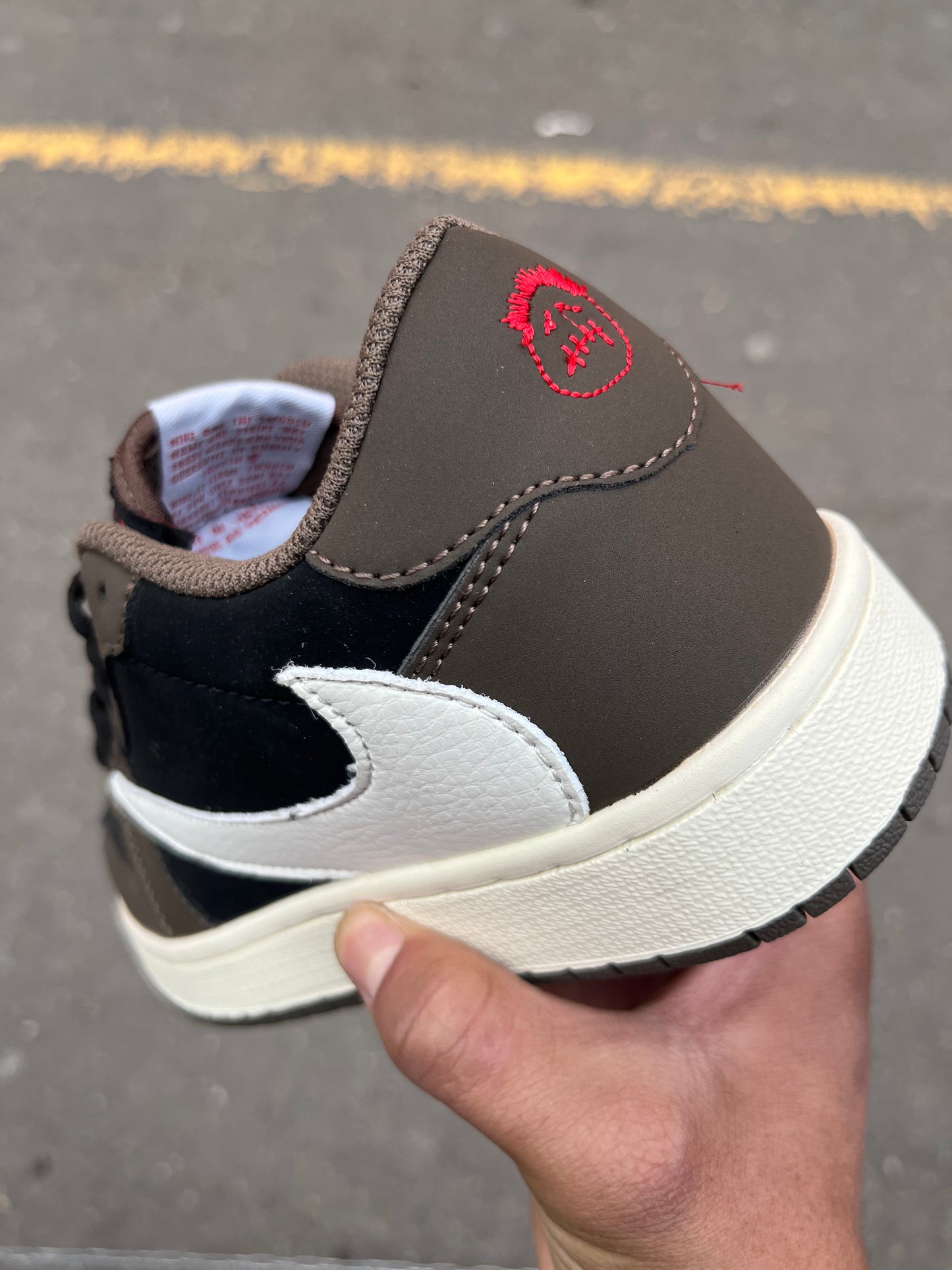 Jordan 1 Low x Travis Scott 'Mocha' (1.1)