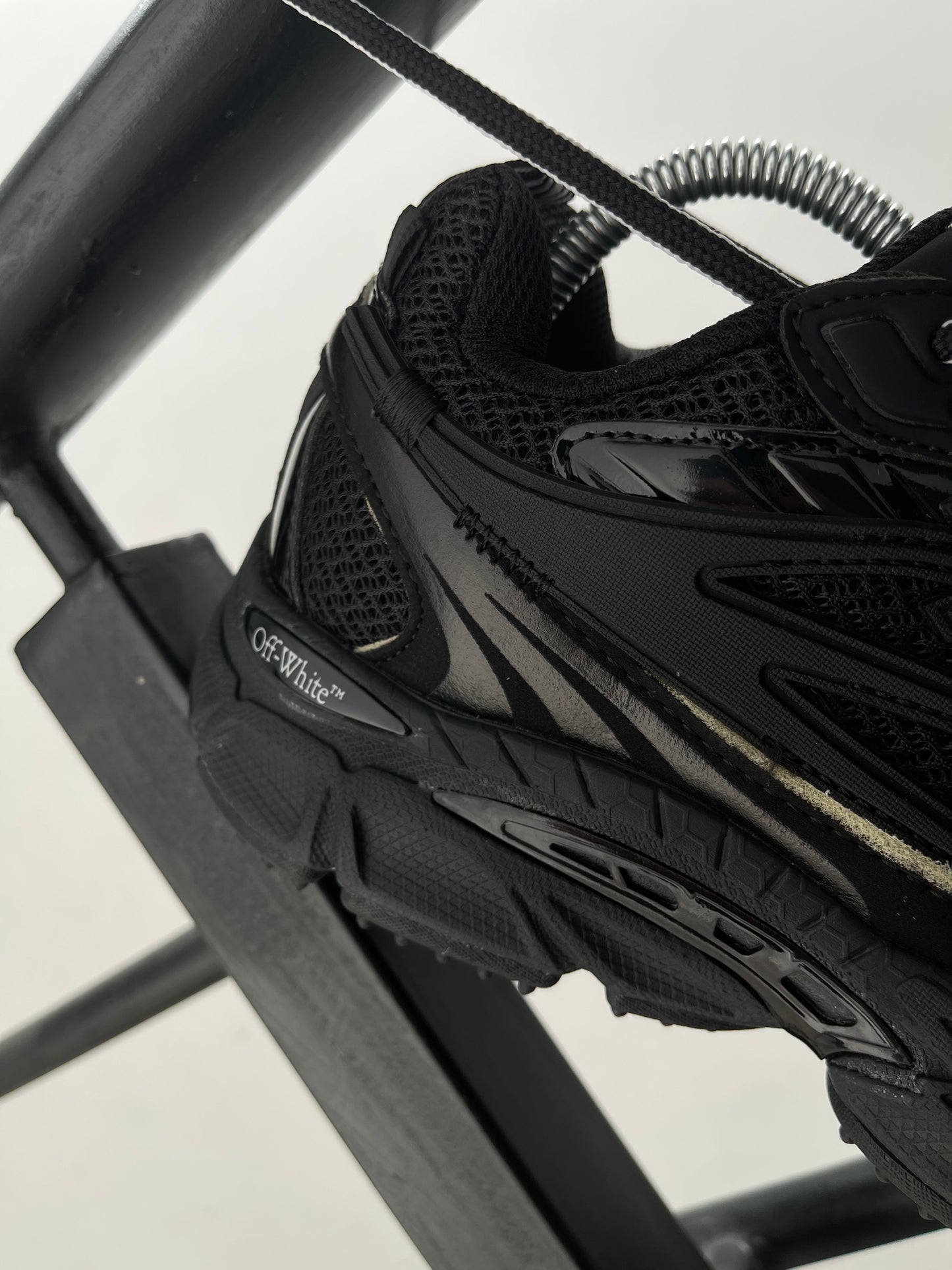 Off-White Be Right Back Black