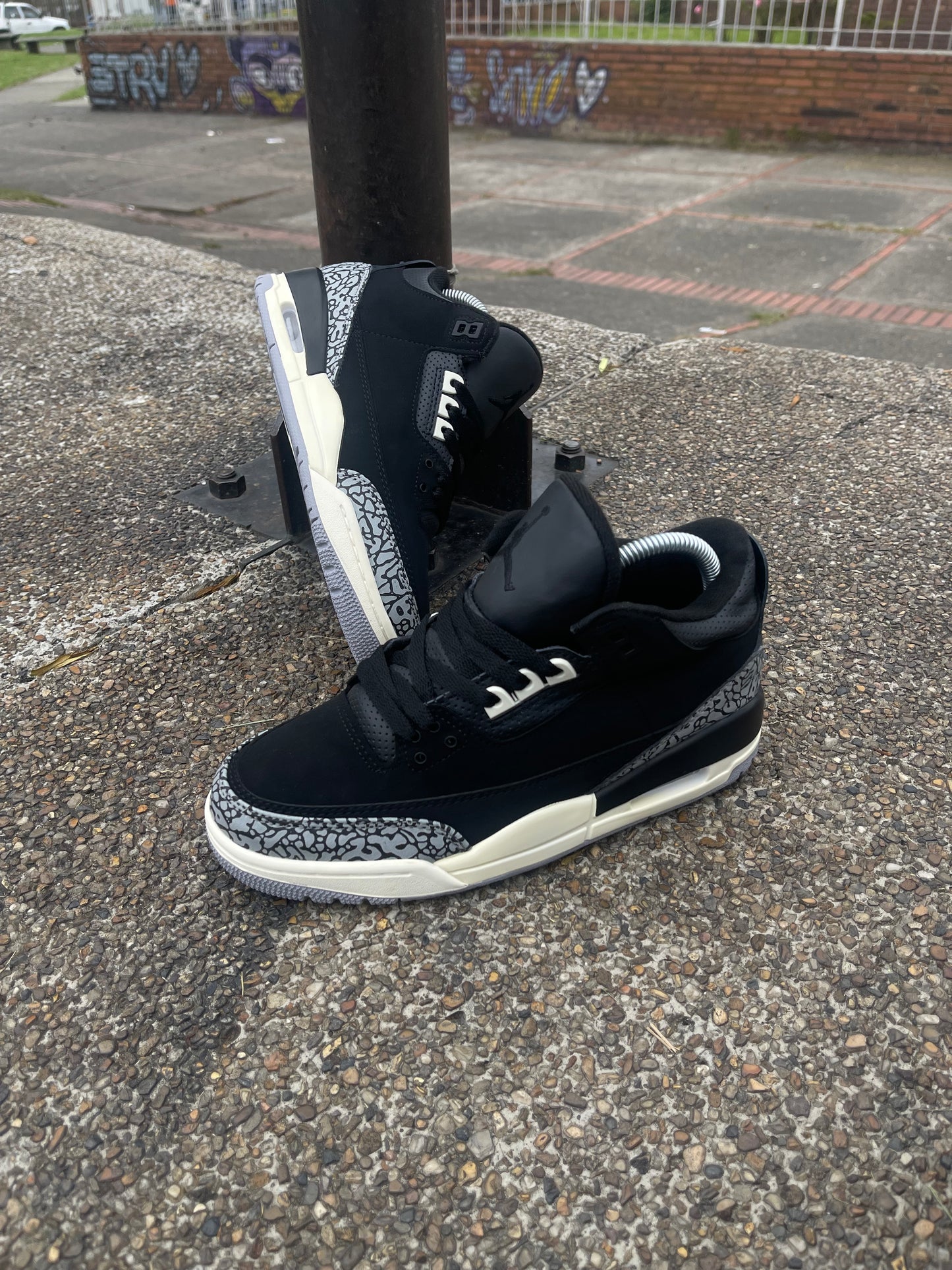 Jordan Retro 3 Black Cement