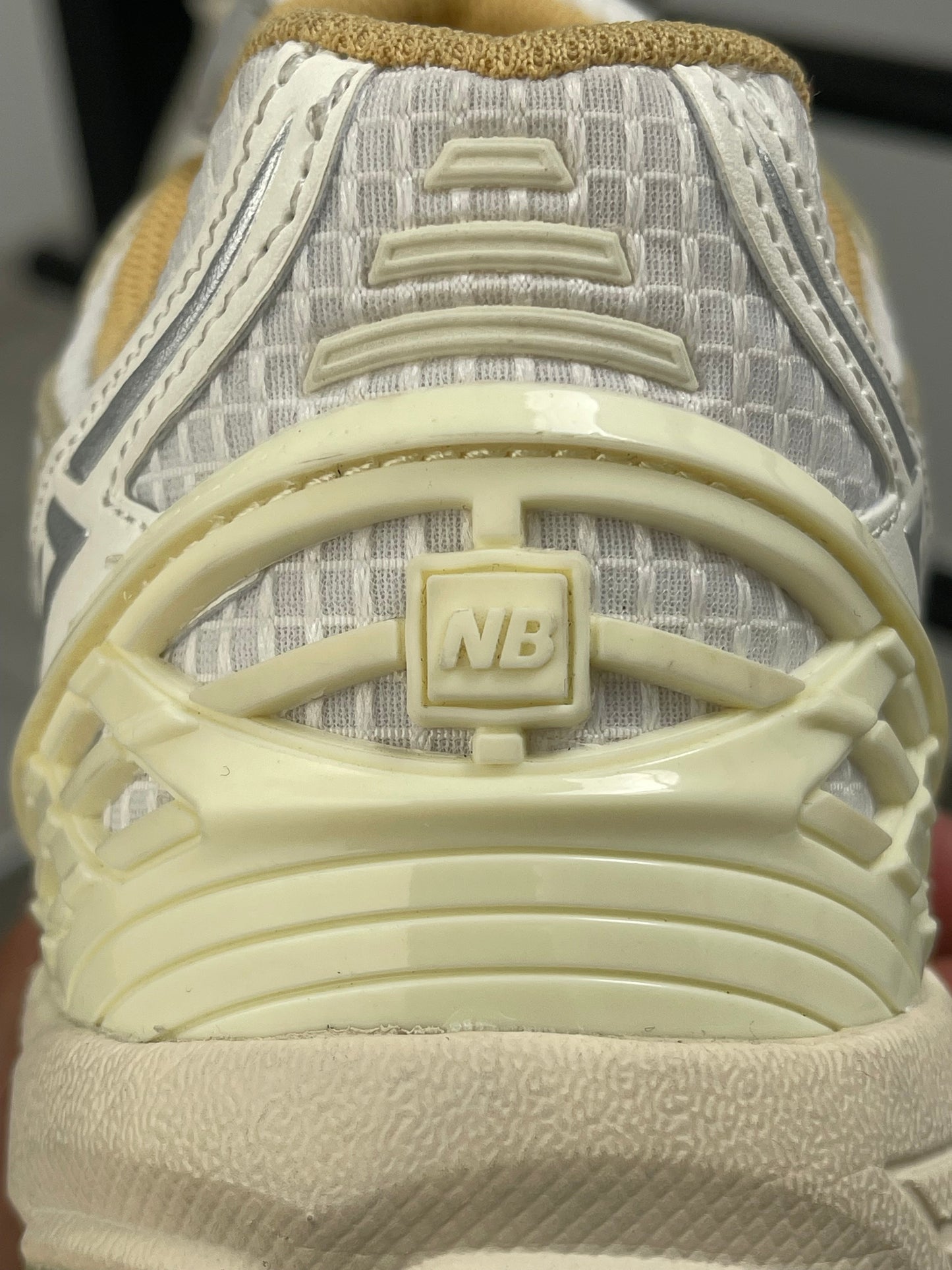 New Balance 1906R