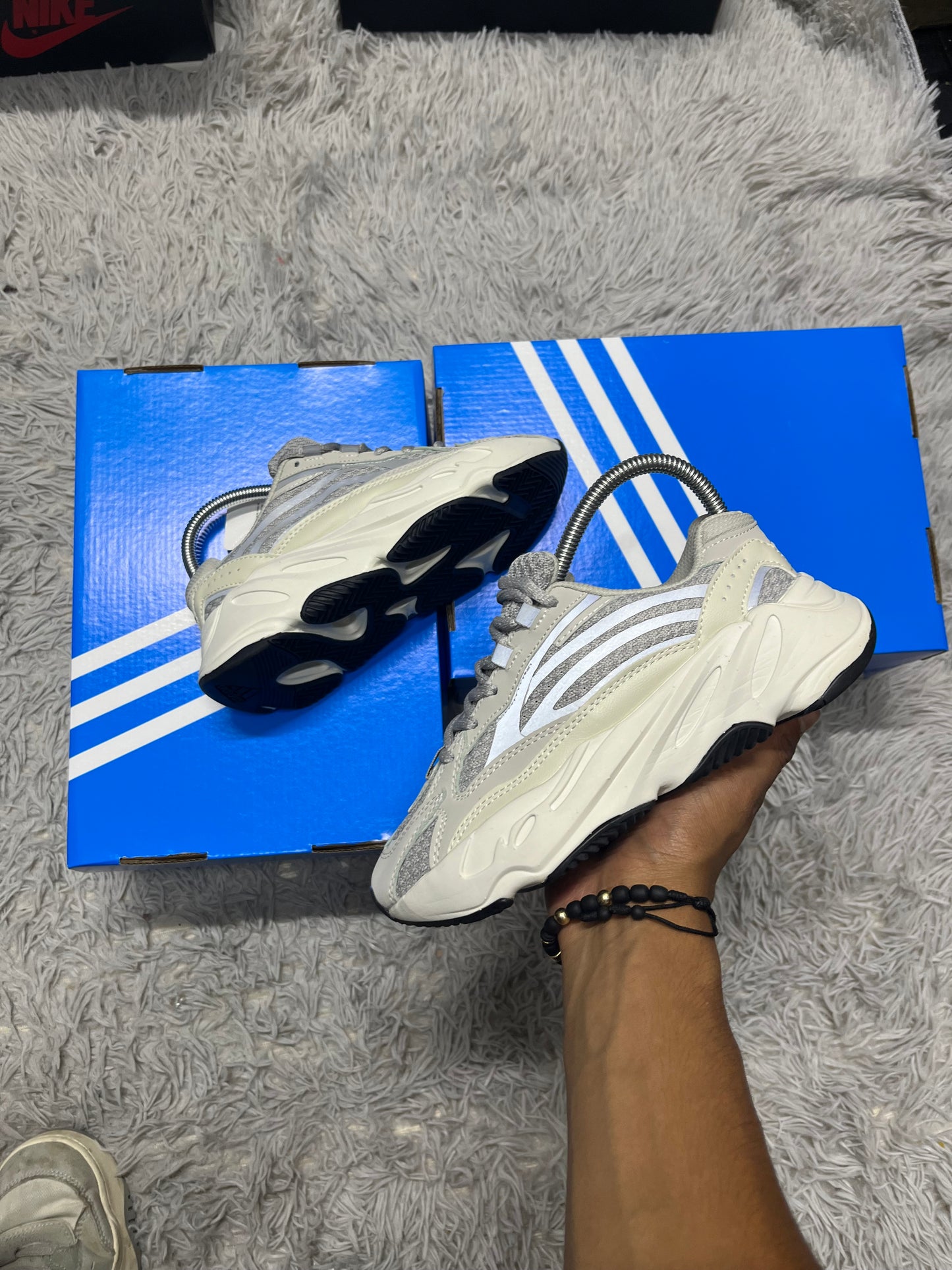 Adidas Yeezy 700 Grey (1.1)