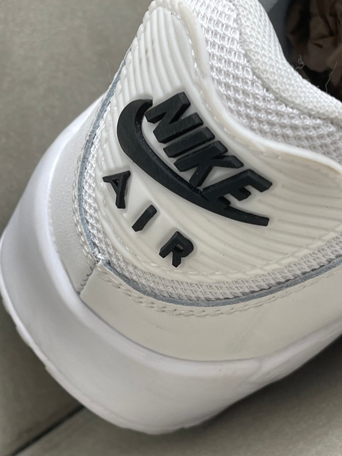 Nike Air Max 90 Outlined Swoosh