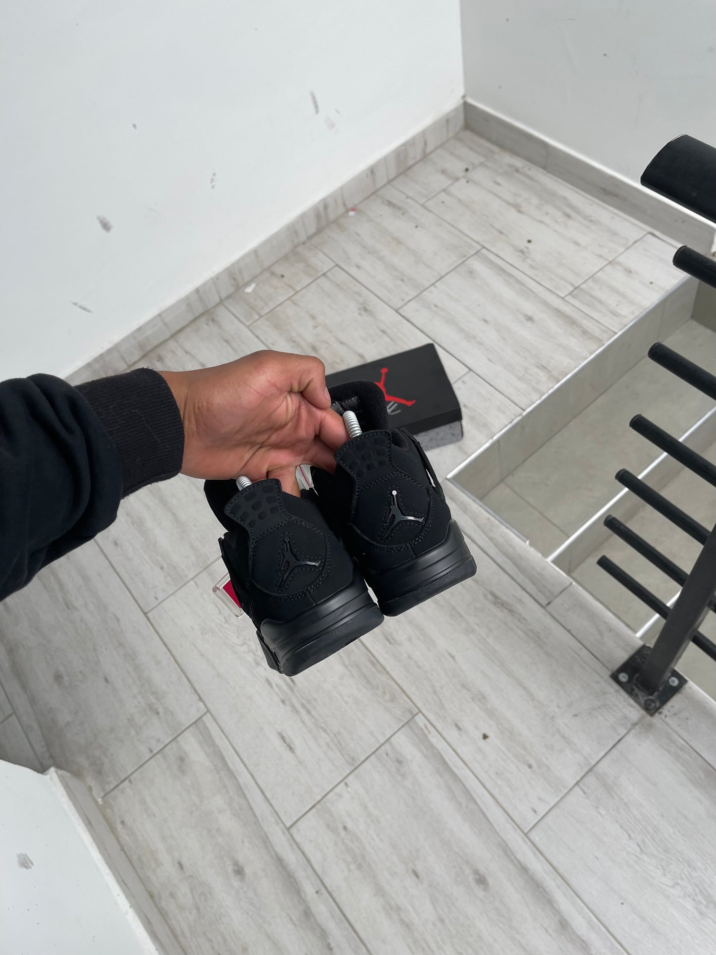 Air Jordan Retro 4 'Black Cat' (1.1)
