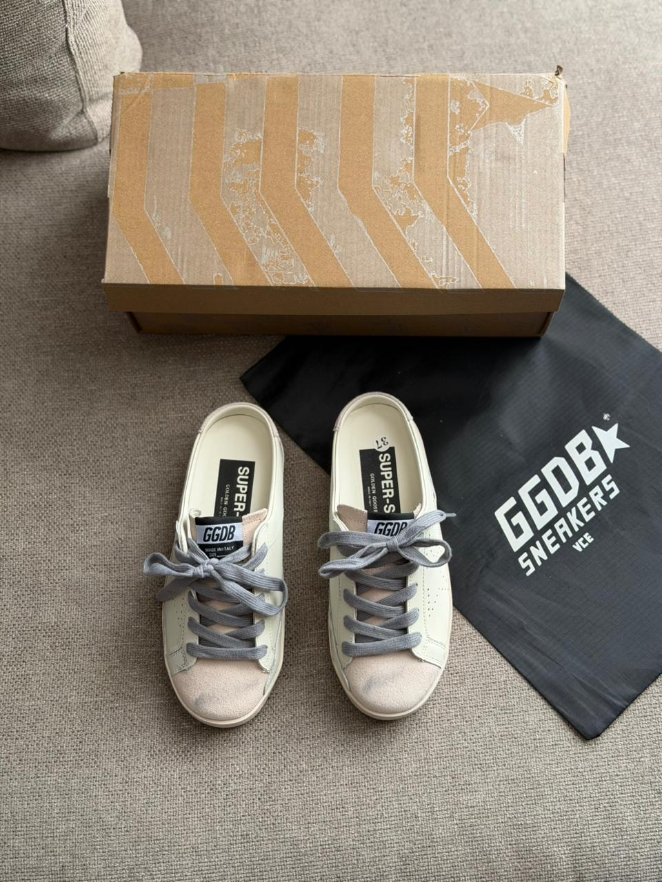 GOLDEN GOOSE