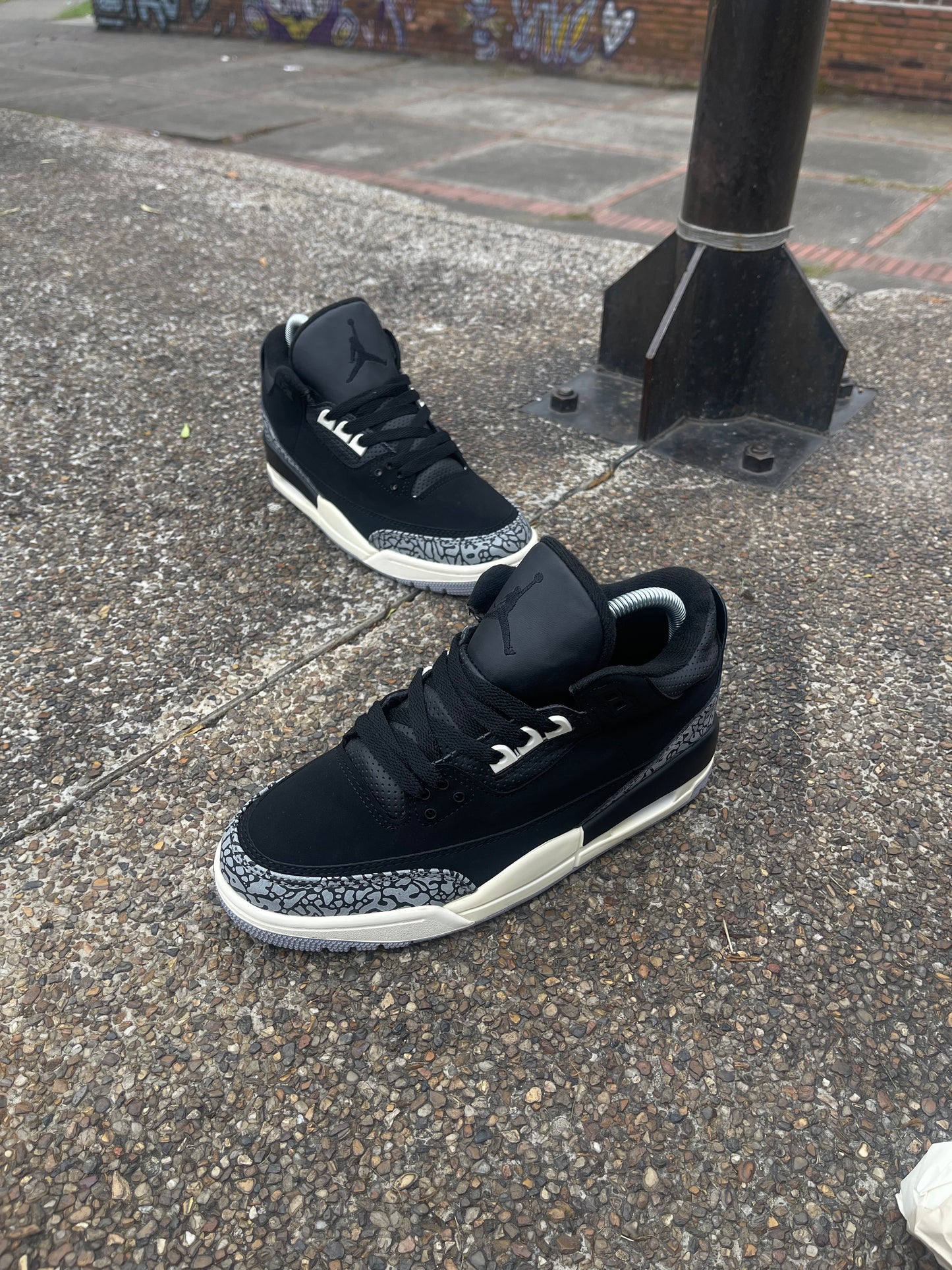 Jordan Retro 3 Black Cement