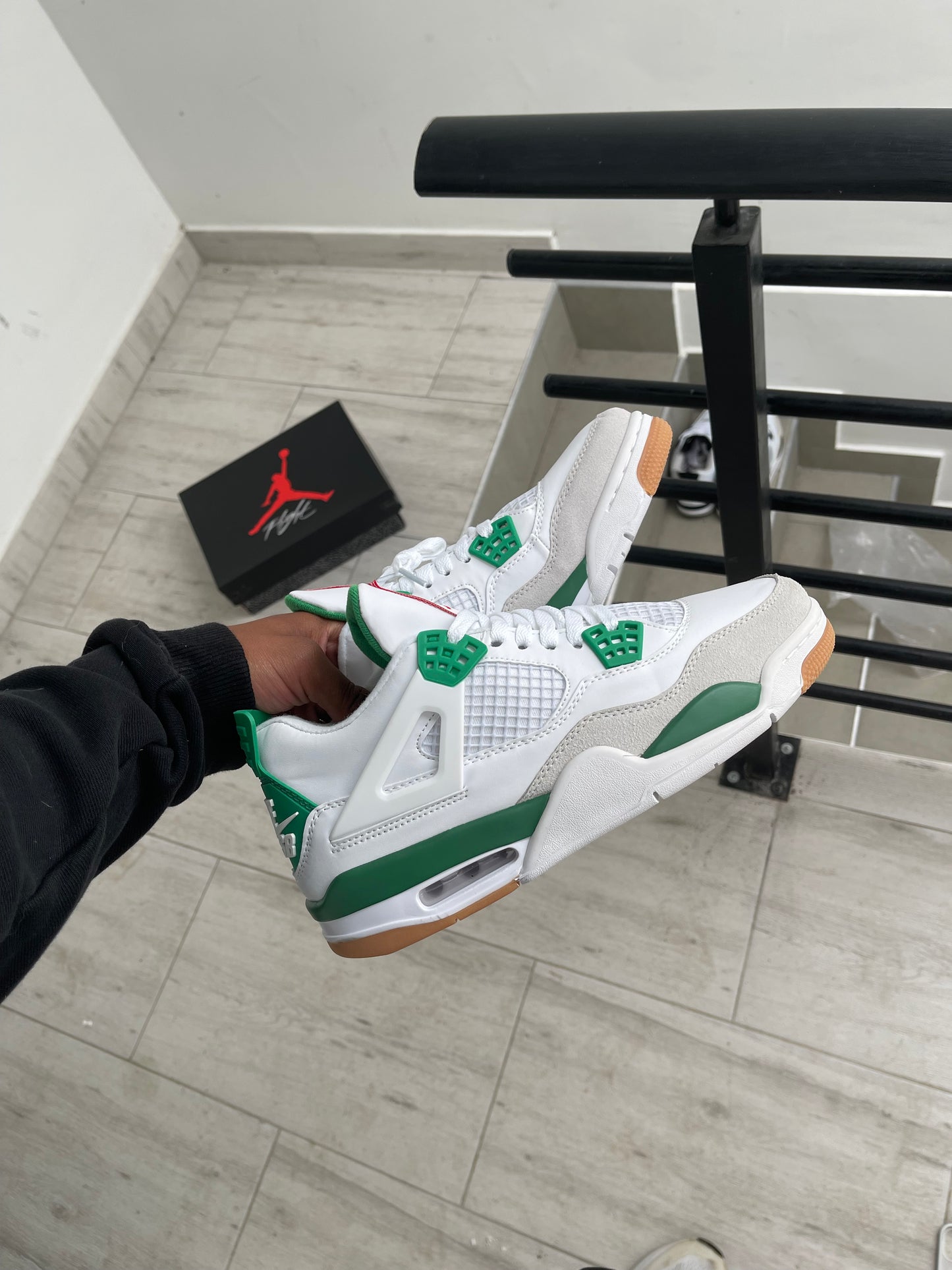 Air Jordan Retro 4 SB 'Pine Green' (1.1)