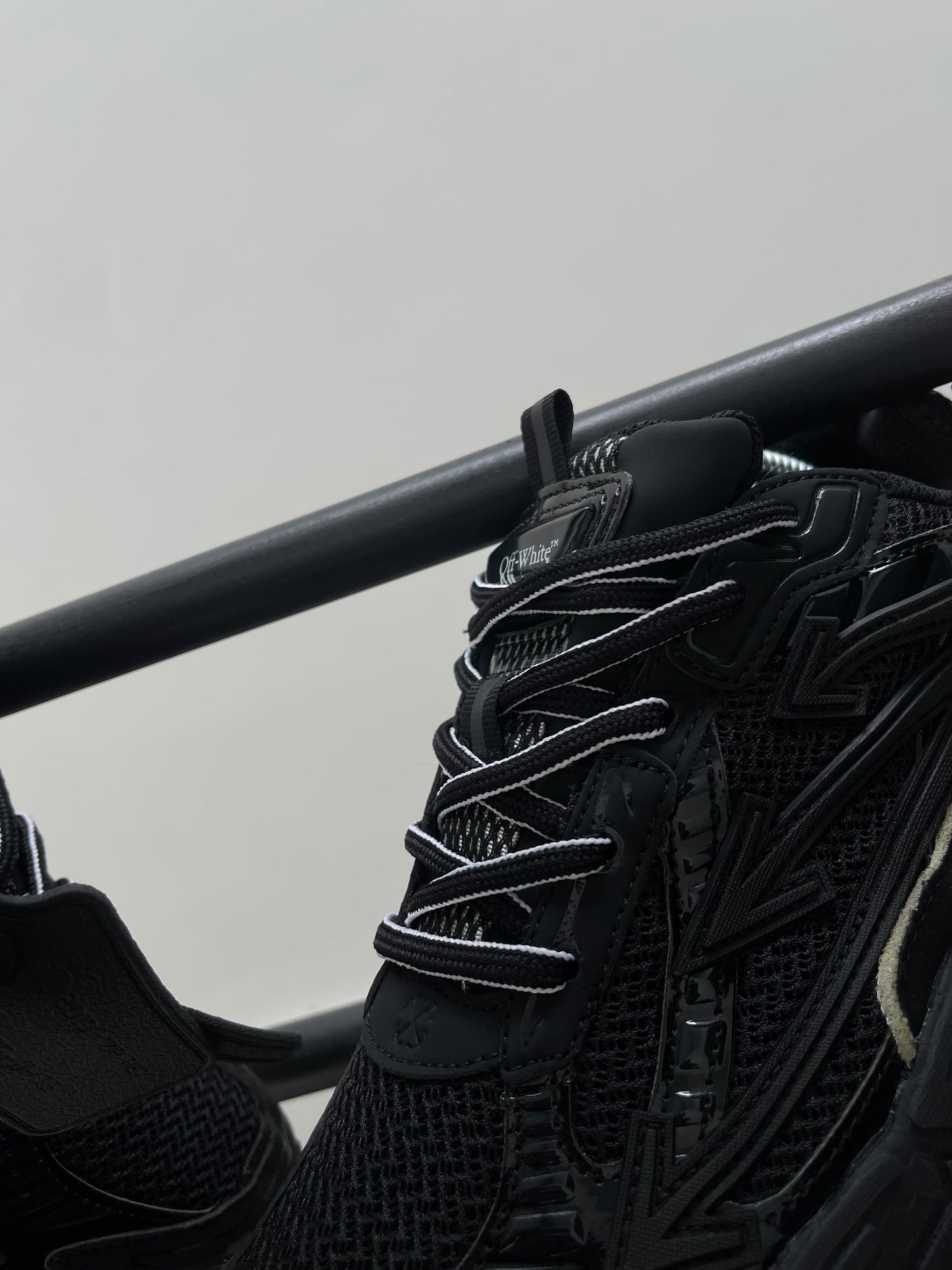 Off-White Be Right Back Black