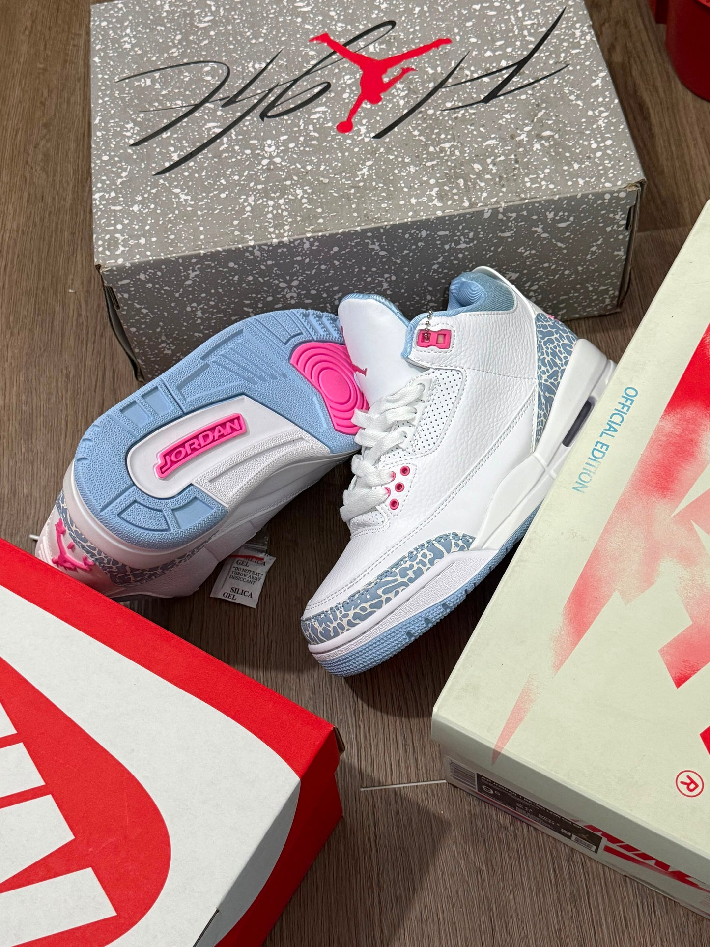Air Jordan Retro 3 White and Cobalt Bliss