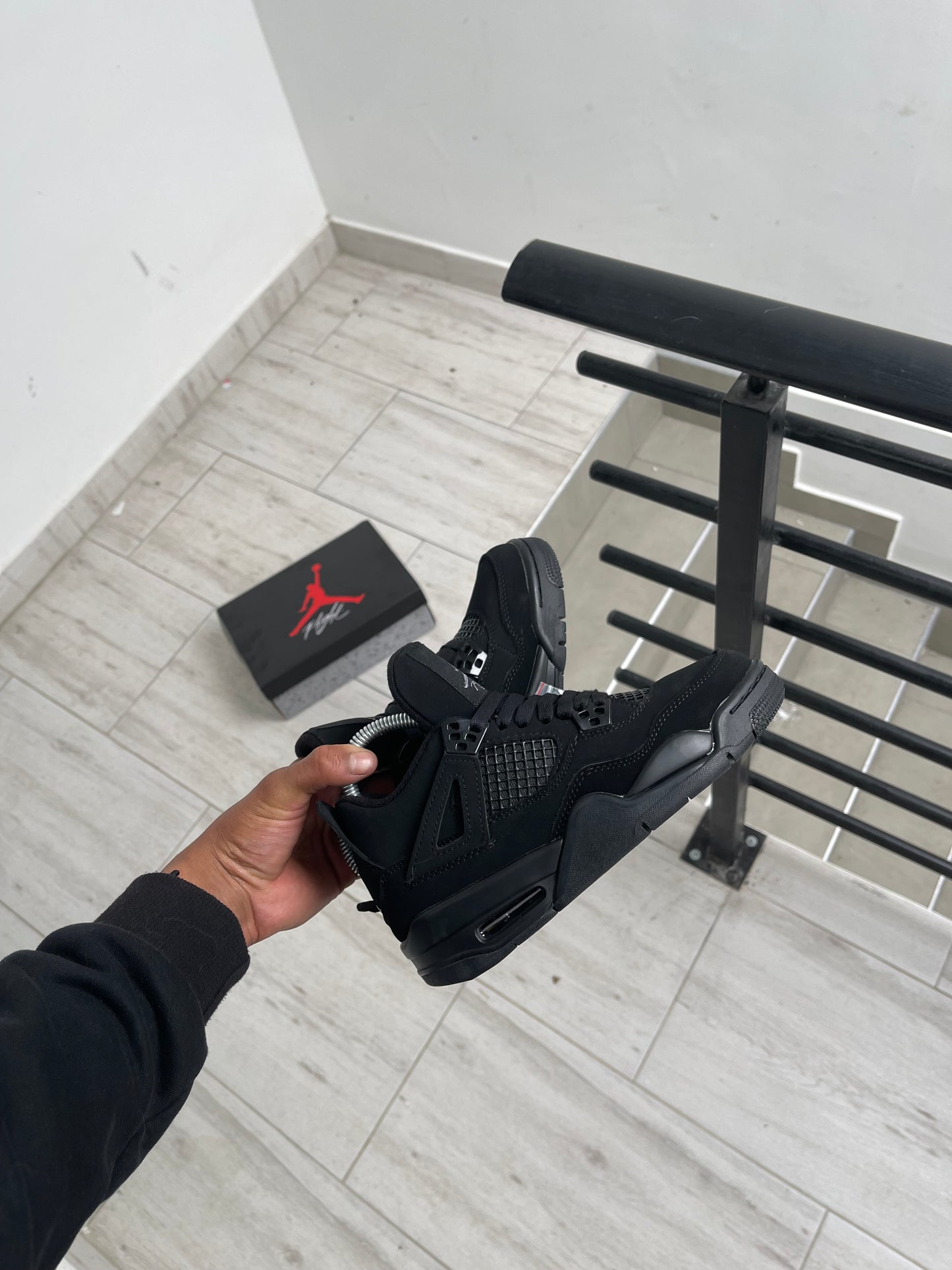 Air Jordan Retro 4 'Black Cat' (1.1)
