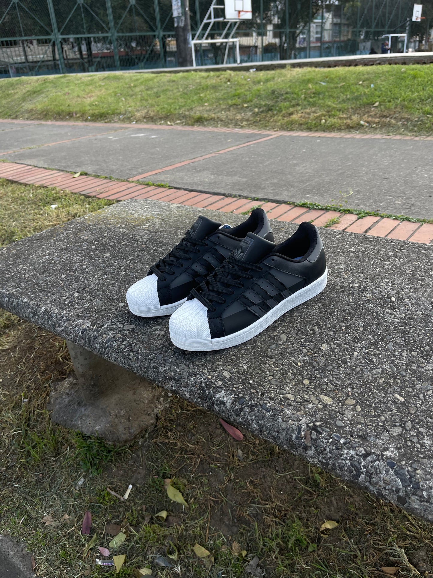 Adidas Superstar Negra Reflectiva