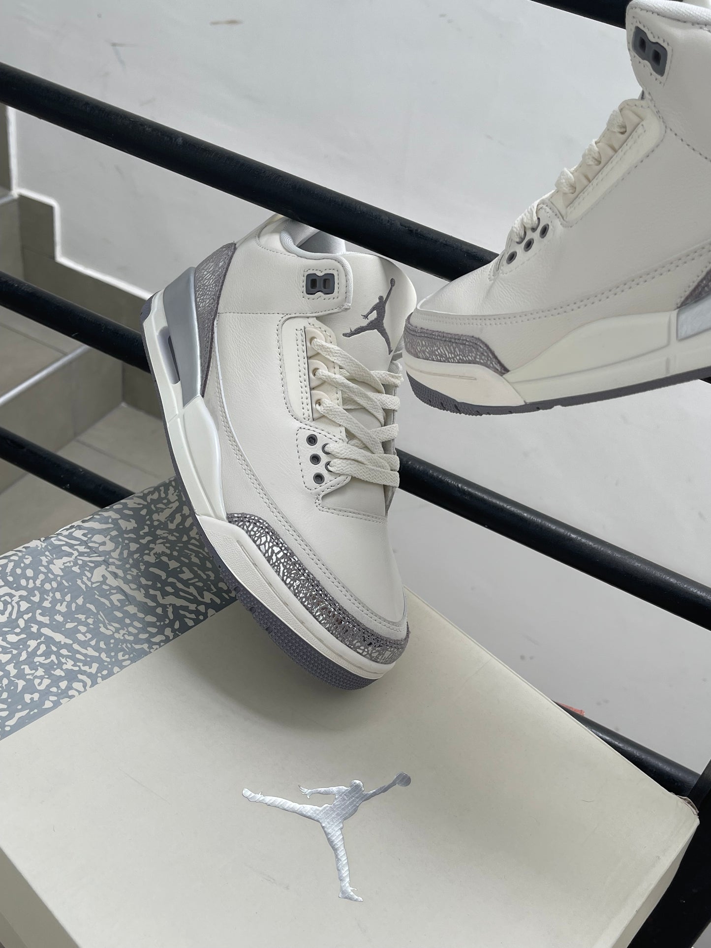 Air Jordan 3 Retro “Sail Metallic Silver”