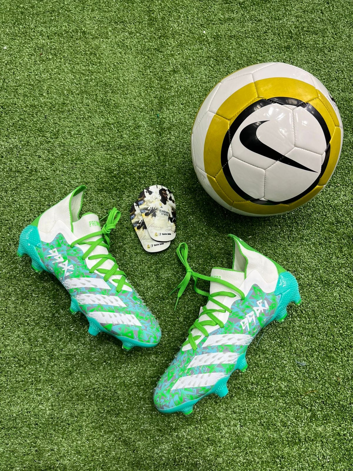 Adidas Predator Freak+ FG — Verde/Blanco