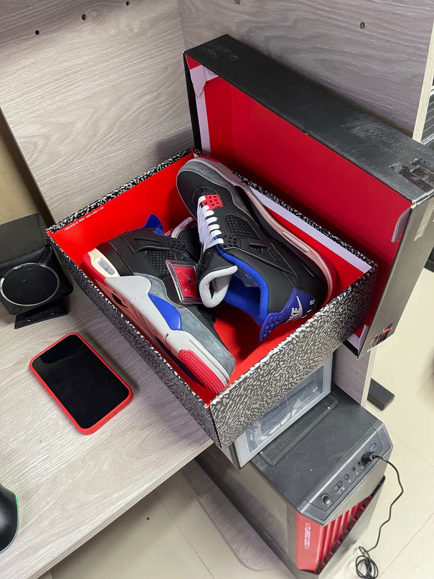 Jordan retro 4 “Rare Air”