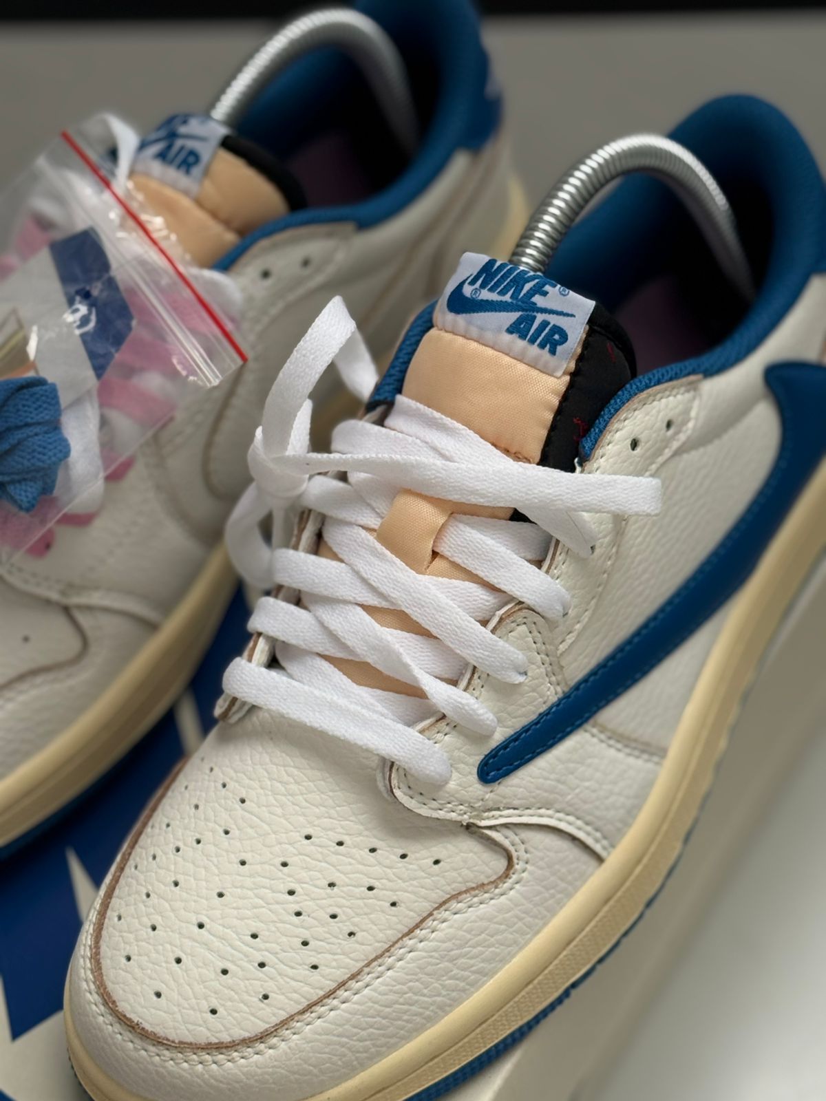 Air Jordan Retro 1 X Travis Scott