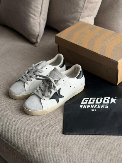 GOLDEN GOOSE