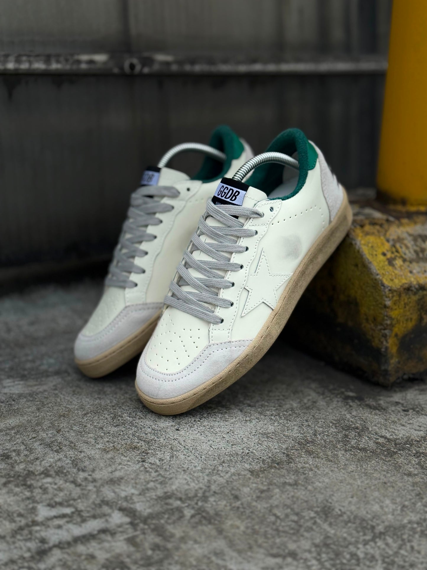Golden Goose Ball Star blanco con verde