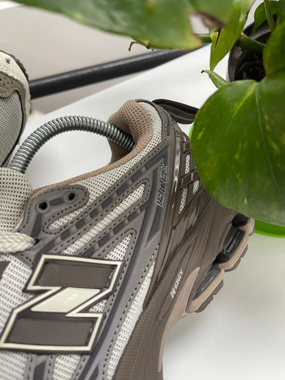 NEW BALANCE 1906A MOCHA
