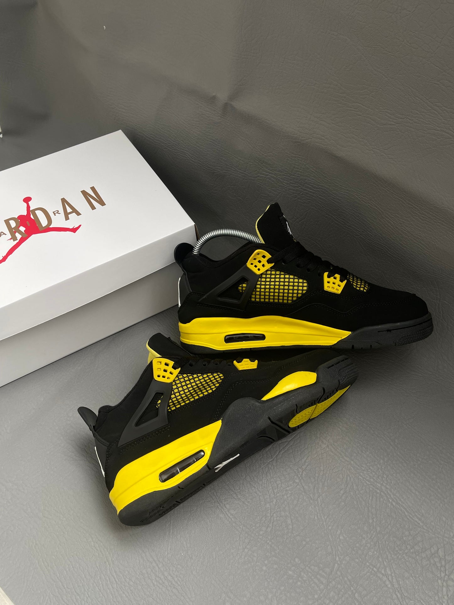 Jordan Retro 4 Yellow Thunder