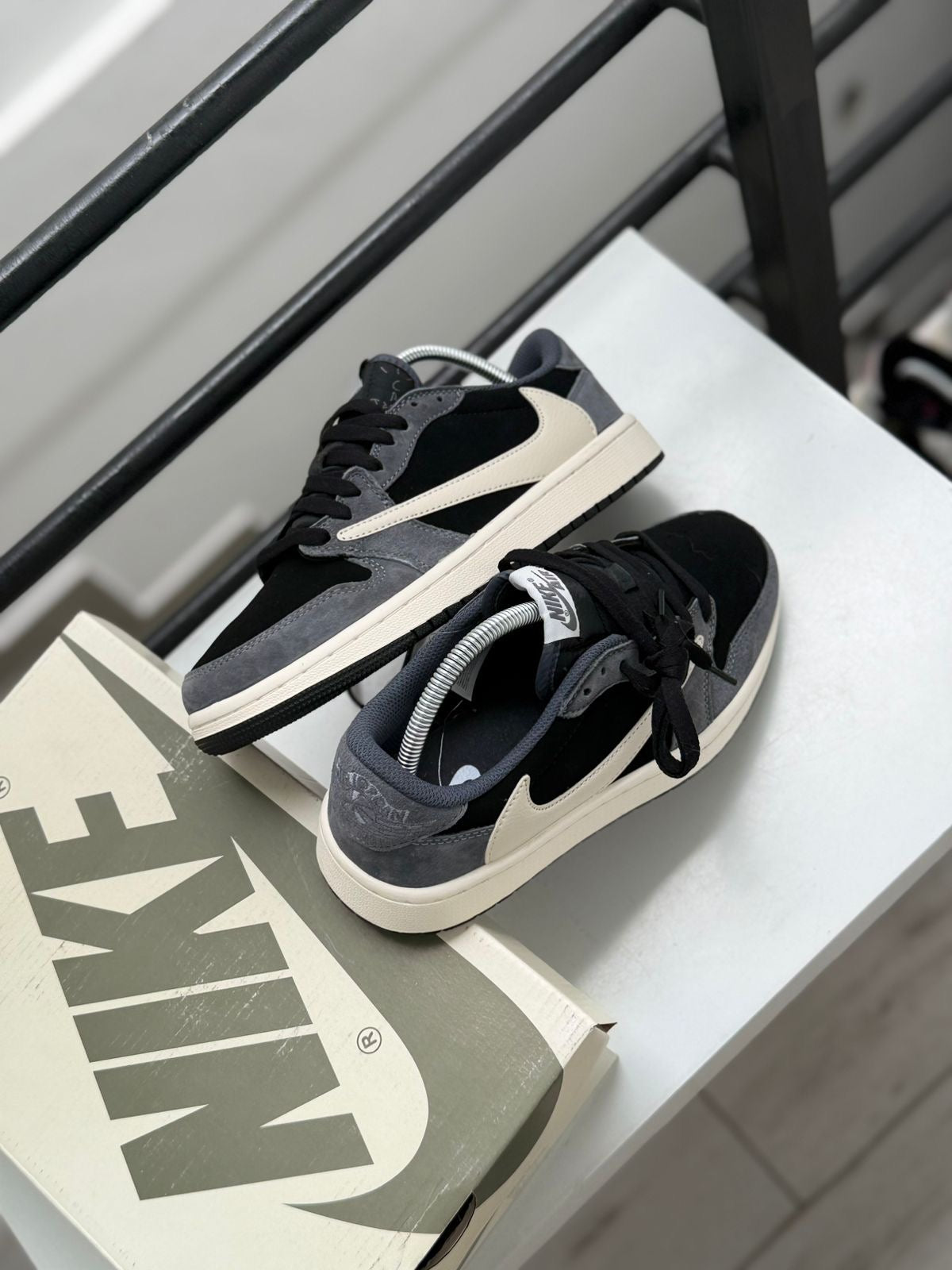 Nike Air Jordan 1 Low Travis Scott