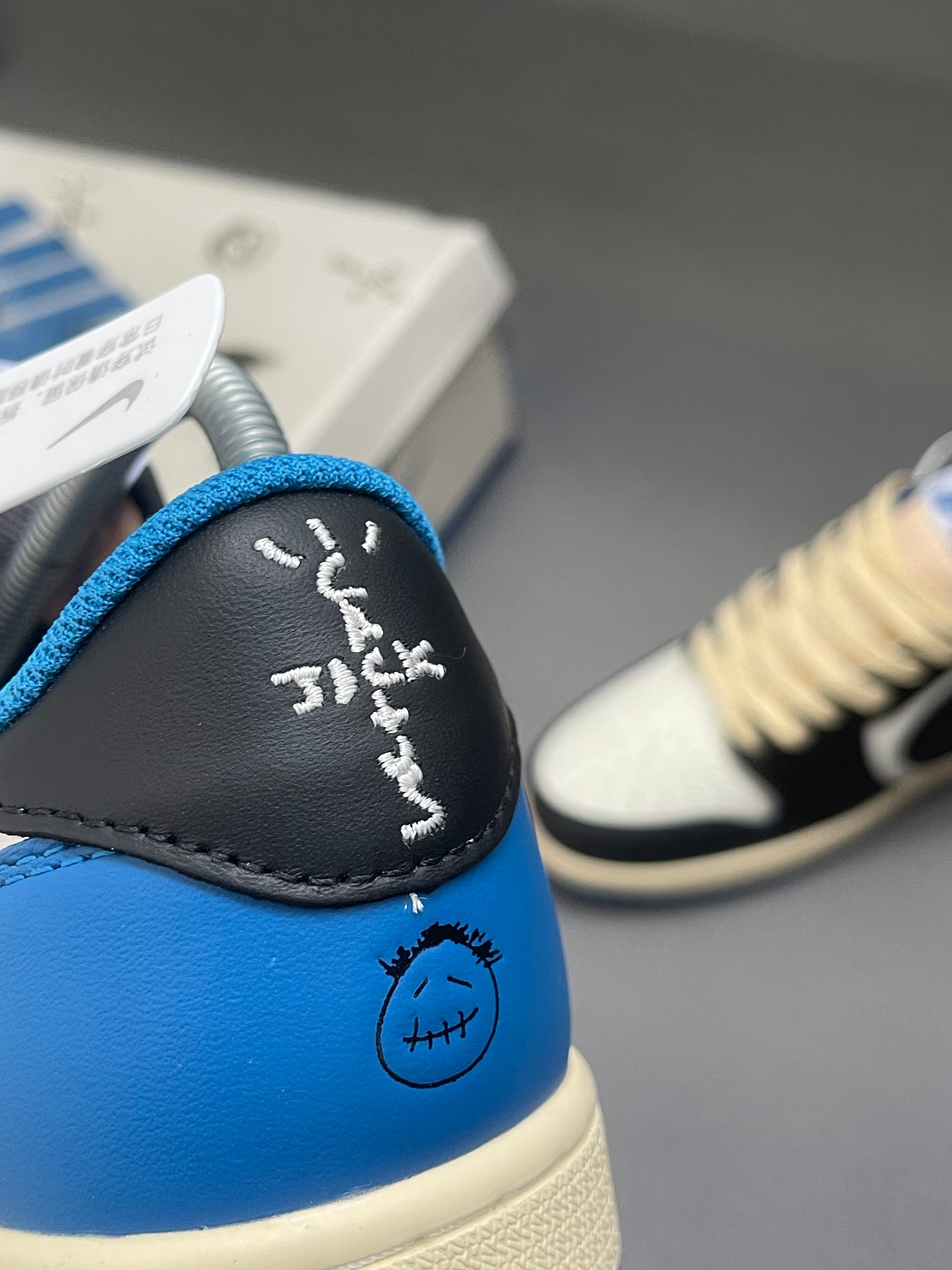 Air Jordan 1 Retro Low SP Fragment x Travis Scott