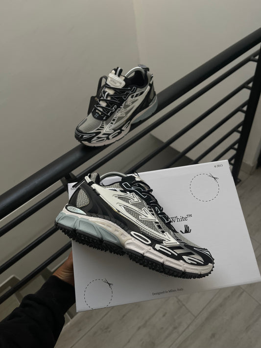 Off-White Be Right Back Black