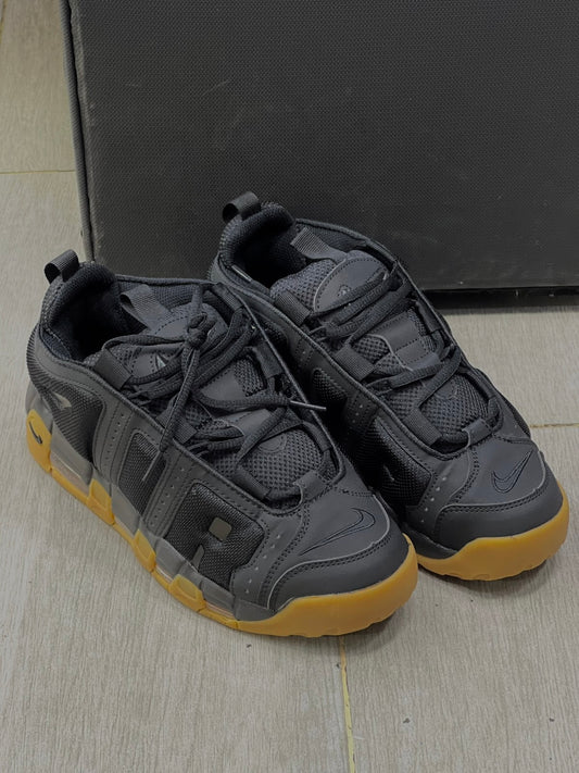 Nike Air More Uptempo Low Negra