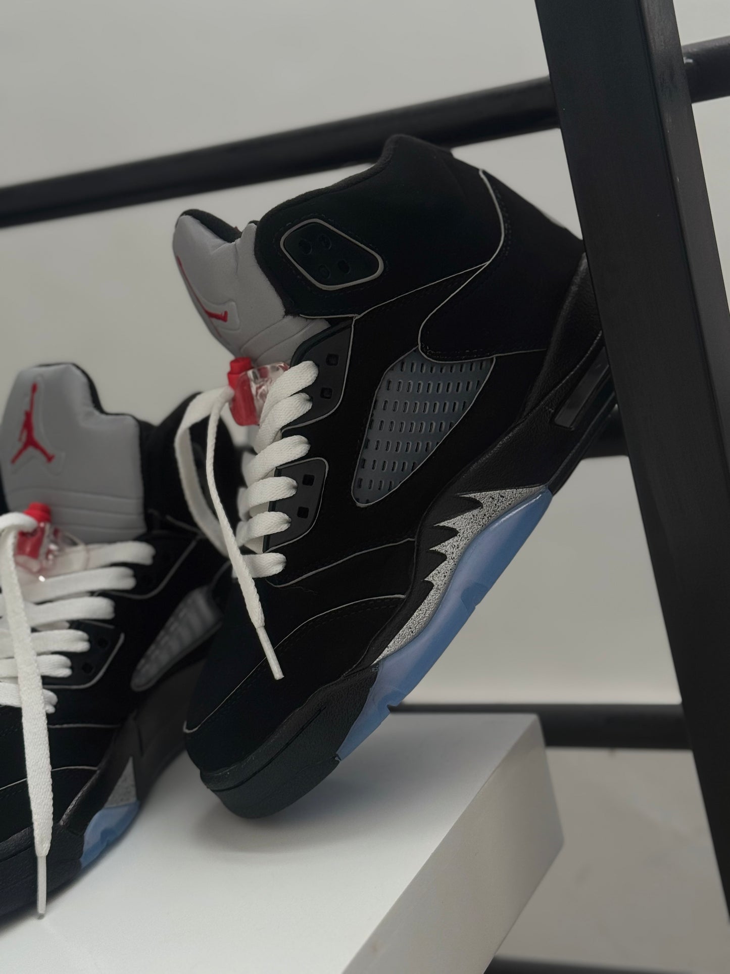 Air Jordan Retro 5 "METALLIC SILVER"