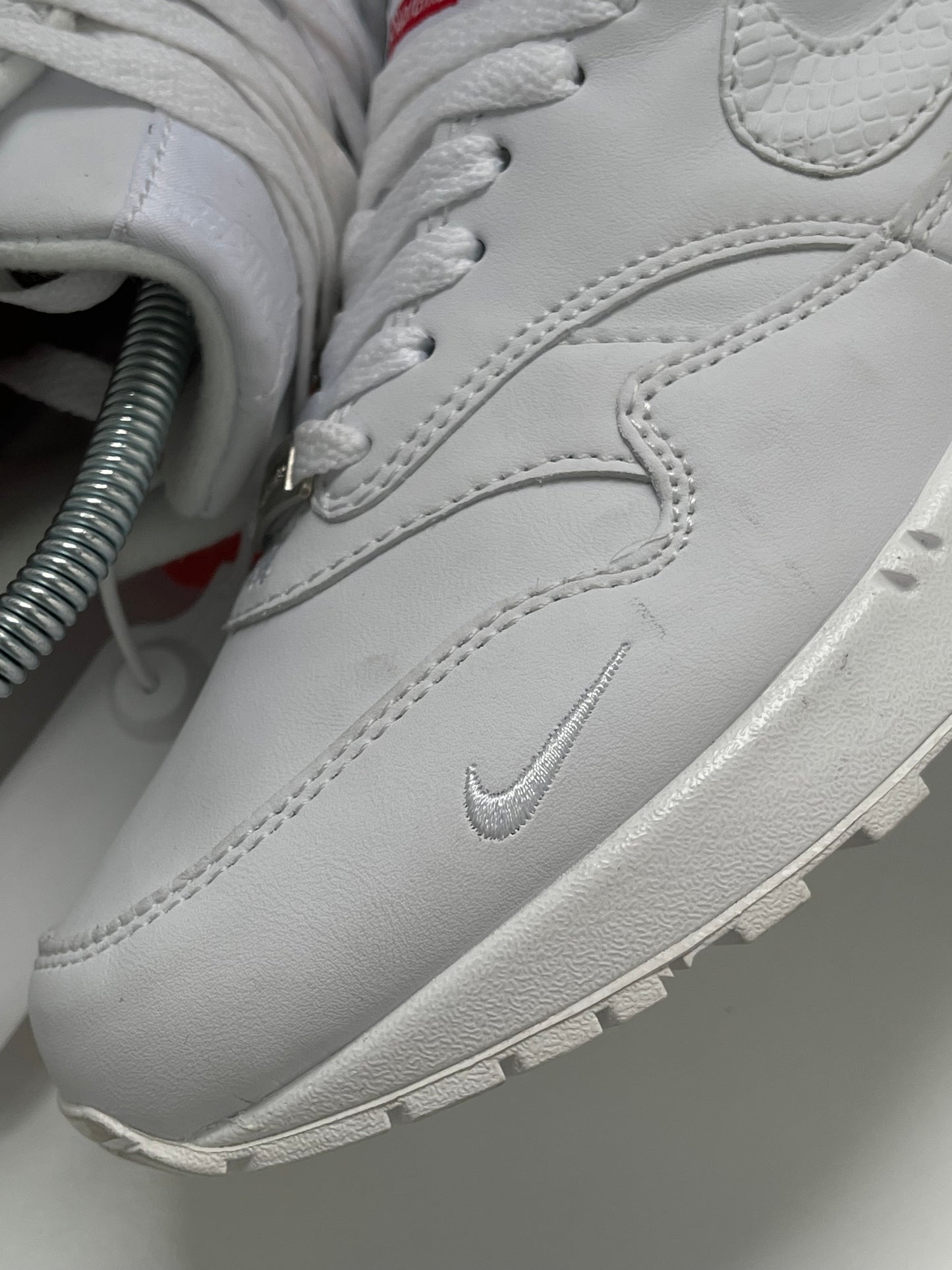 Nike Air Max 1 x Supreme