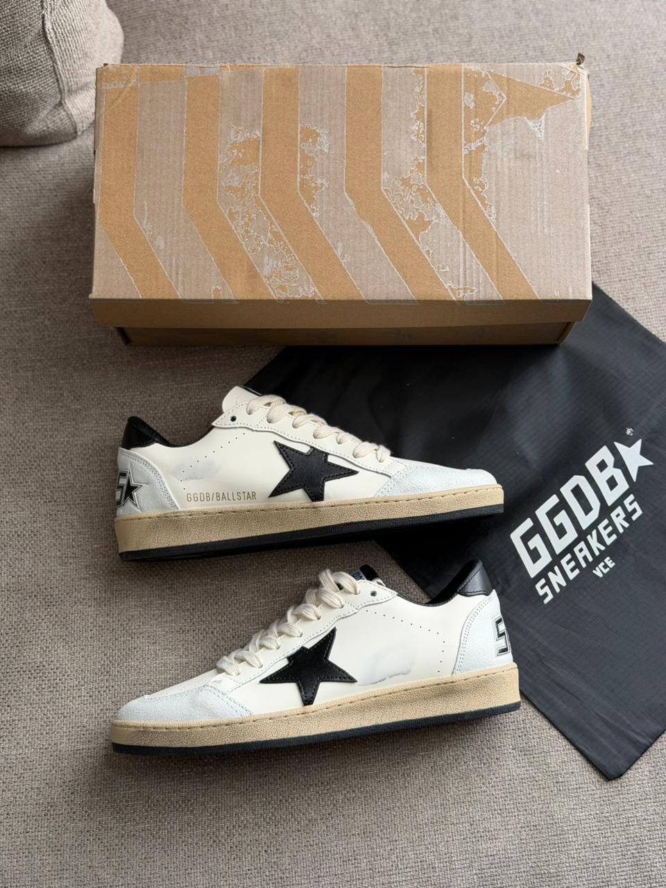 GOLDEN GOOSE