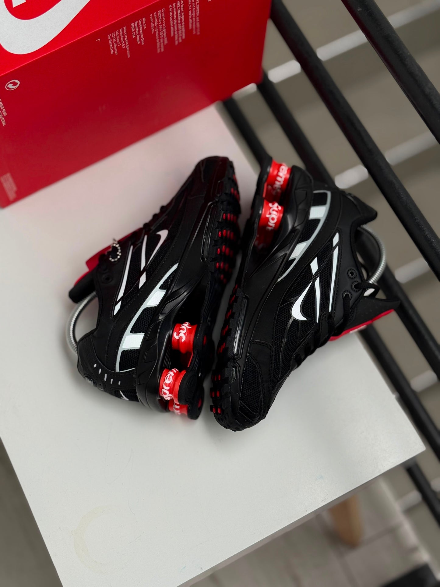 NIKE SHOX X SUPREME