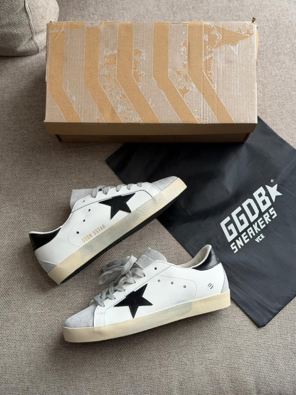 GOLDEN GOOSE