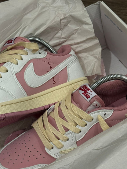 AIR JORDAN RETRO 1 X TRAVIS SCOTT