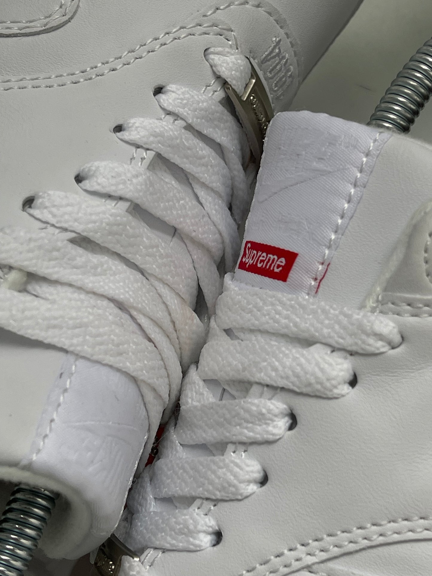 Nike Air Max 1 x Supreme