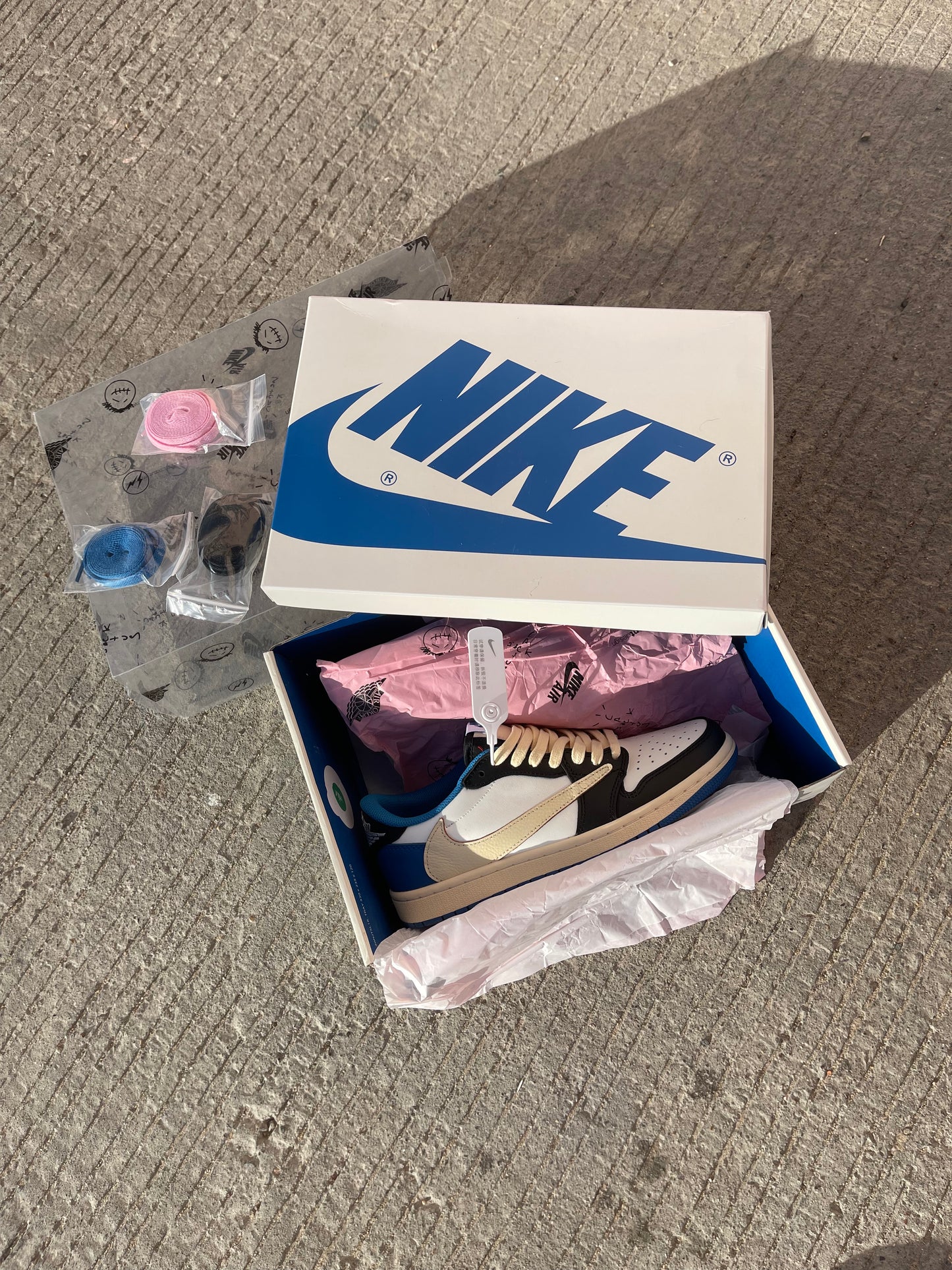 Air Jordan 1 Retro Low SP Fragment x Travis Scott