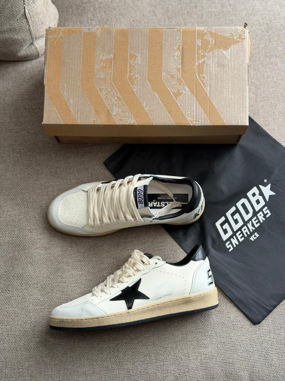 GOLDEN GOOSE
