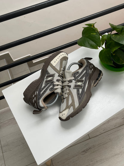 NEW BALANCE 1906A MOCHA