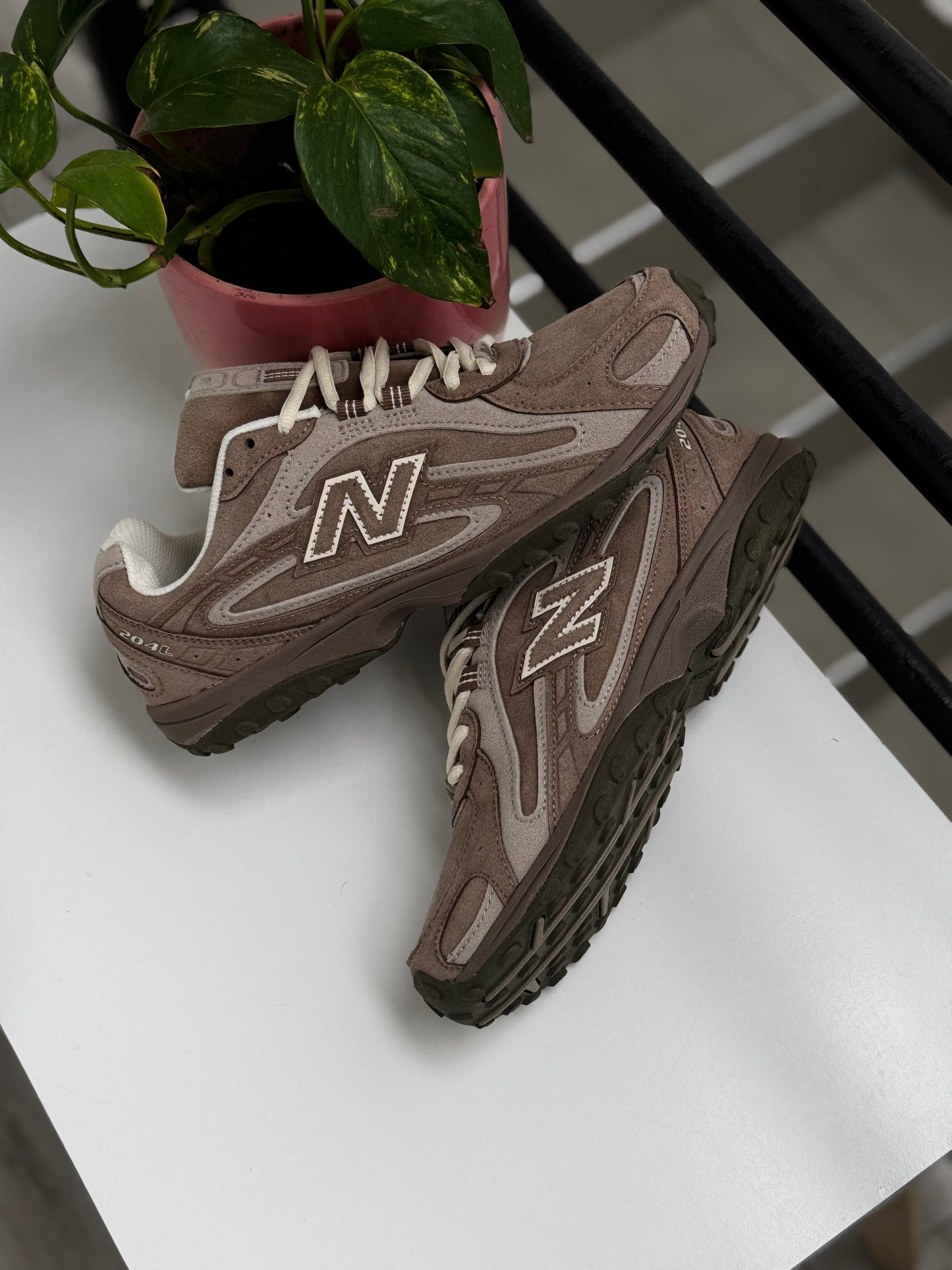 New Balance 204L