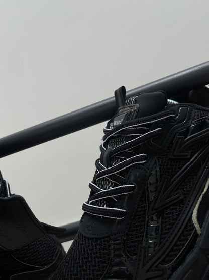Off-White Be Right Back Black