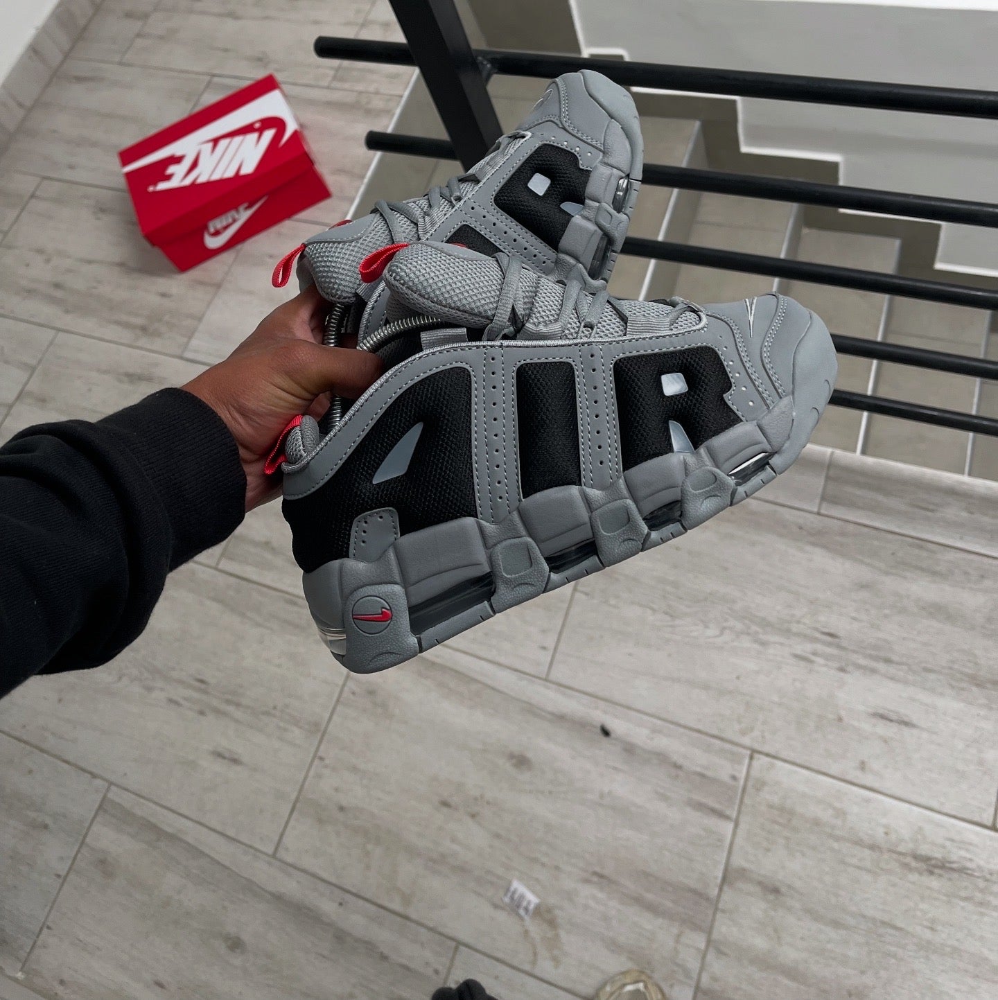 Nike Air More Uptempo Low Gris