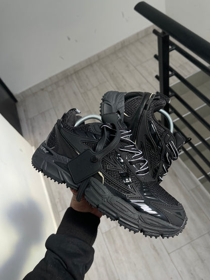 Off-White Be Right Back Black
