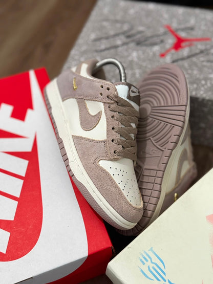 Nike Dunk Low Malt Gold