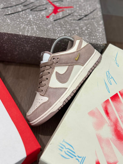 Nike Dunk Low Malt Gold