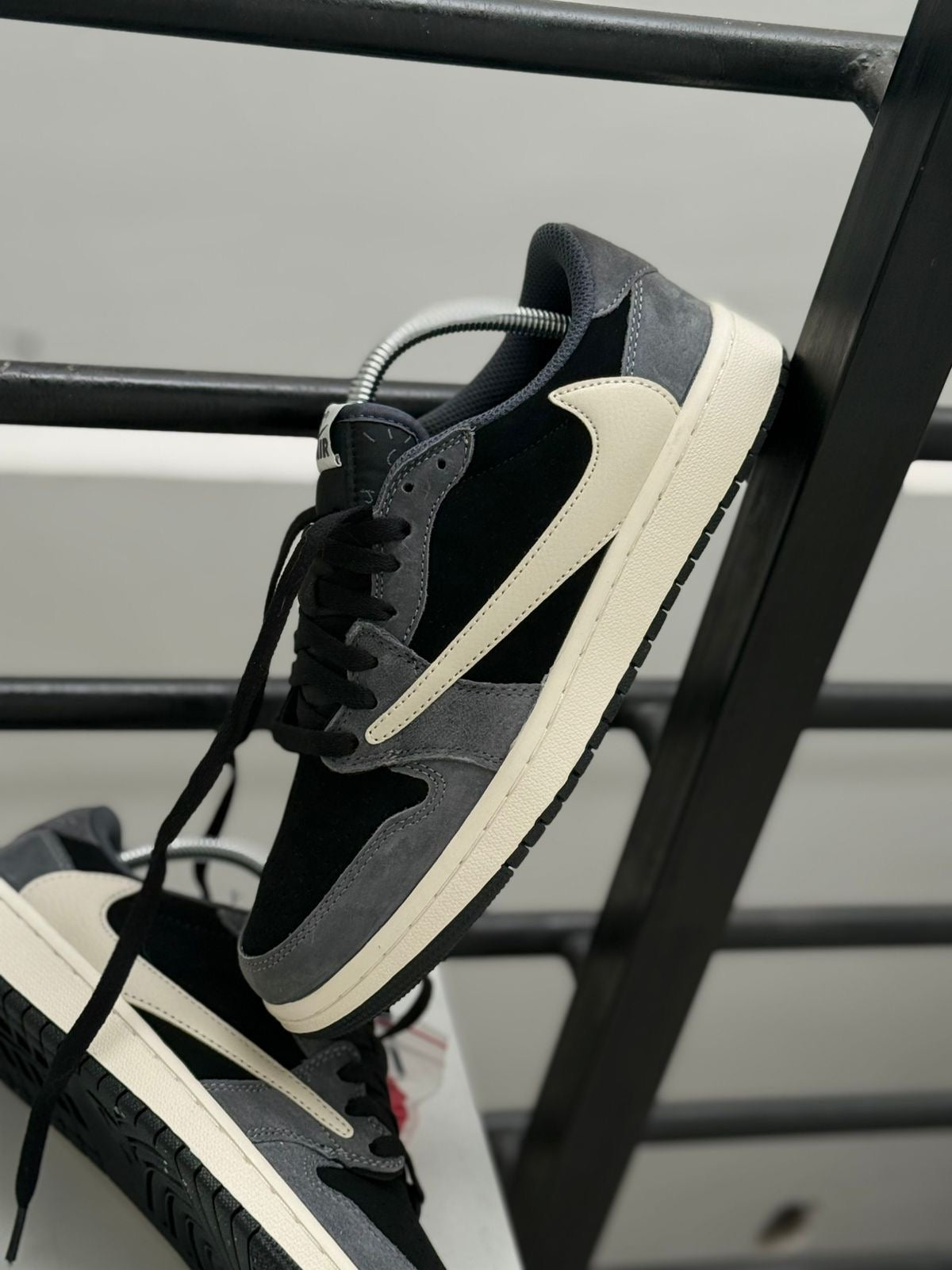 Nike Air Jordan 1 Low Travis Scott