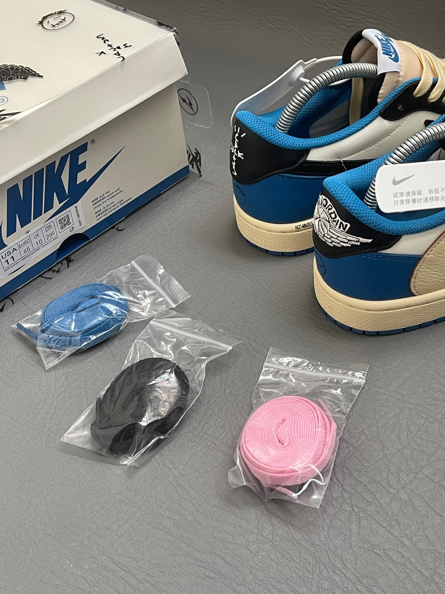 Air Jordan 1 Retro Low SP Fragment x Travis Scott