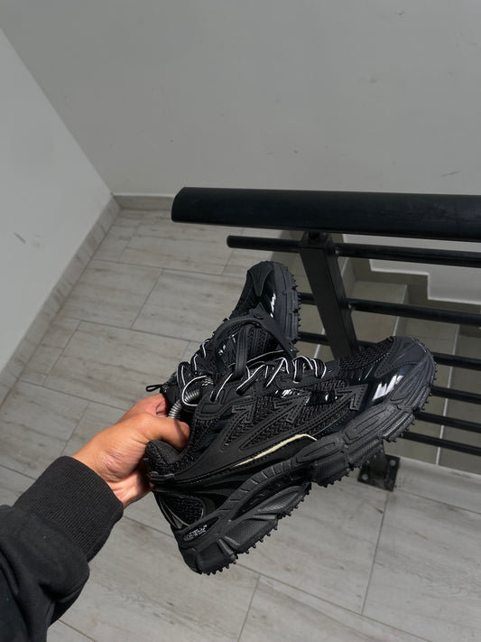 Off-White Be Right Back Black