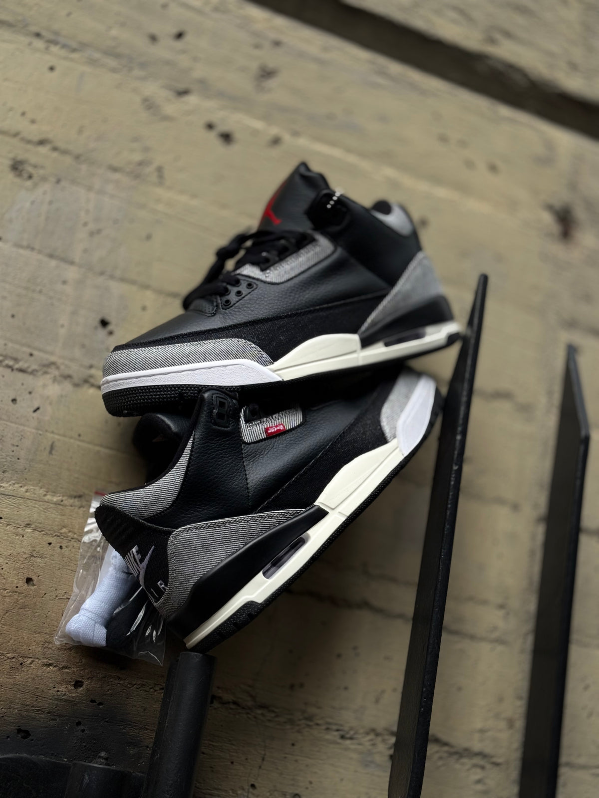 Air Jordan Retro 3 x Levis