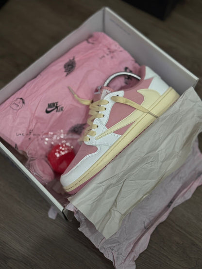 AIR JORDAN RETRO 1 X TRAVIS SCOTT