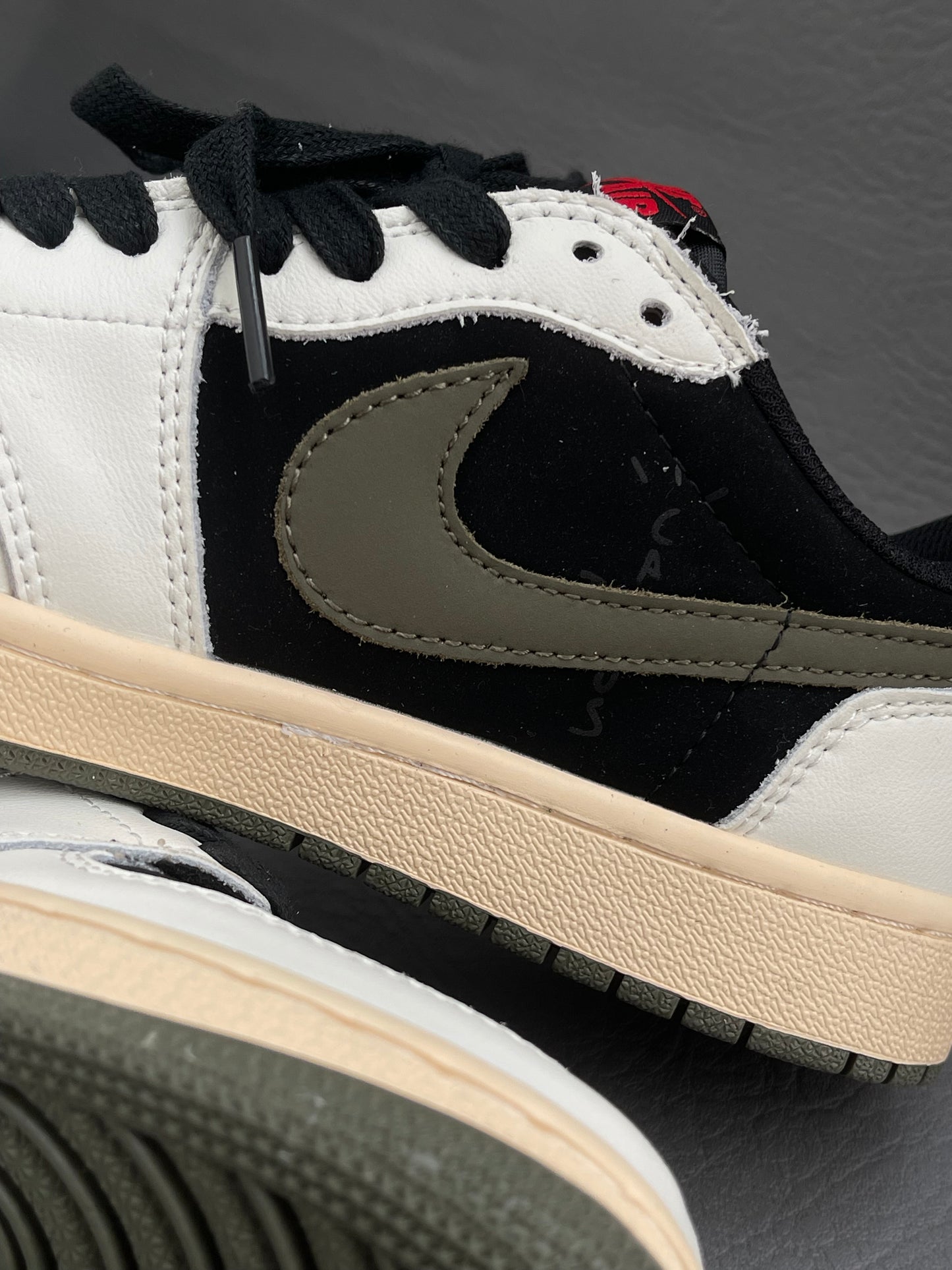 Nike Retro 1 Travis Scoot